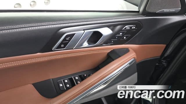 BMW X6 2023 — Photo 24/33