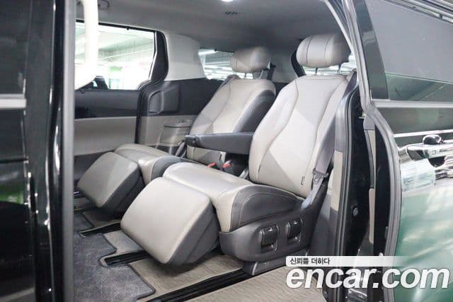 Kia Carnival 2024 — ფოტო 6/20