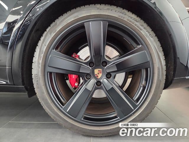 Porsche Cayenne 2025 — Photo 19/20