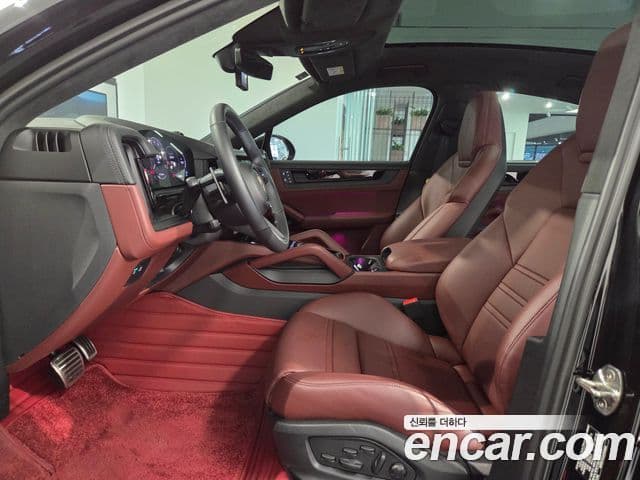 Porsche Cayenne 2025 — Photo 6/20