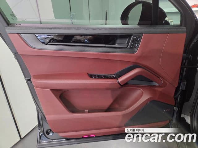 Porsche Cayenne 2025 — Photo 20/20