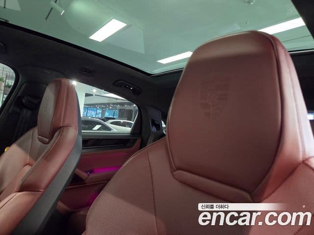 Porsche Cayenne 2025 — Photo 2/20