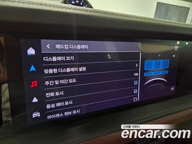 Porsche Cayenne 2025 — Photo 13/20