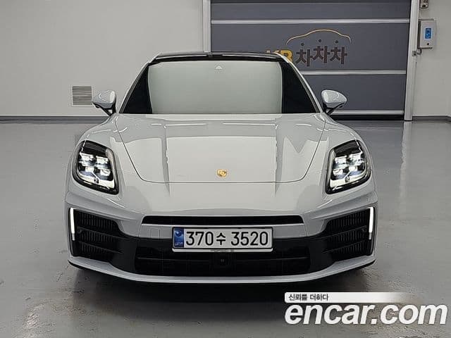 Porsche Panamera 2025 — Photo 1/9