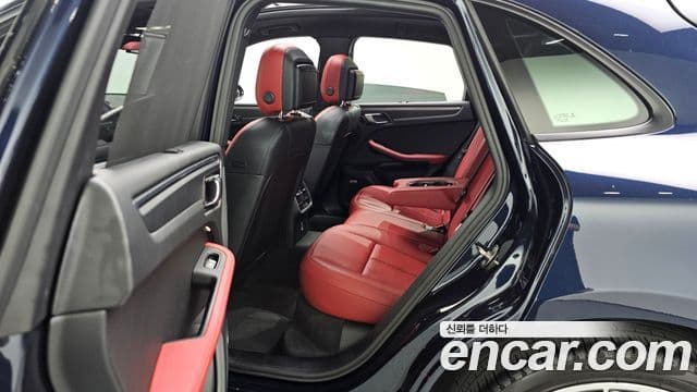 Porsche Macan 2021 — Фото 11/20