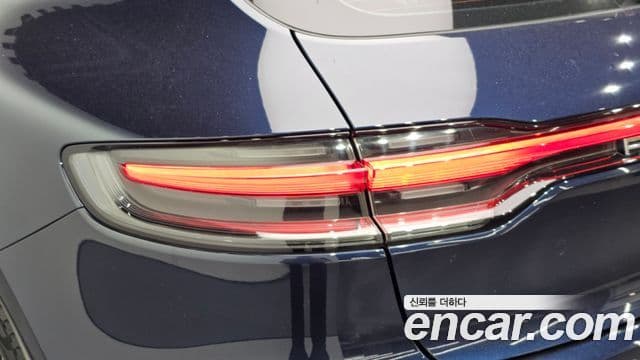 Porsche Macan 2021 — Photo 18/30