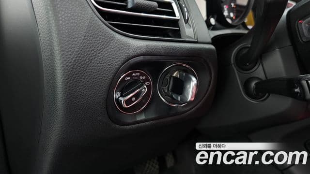 Porsche Macan 2021 — Photo 21/30
