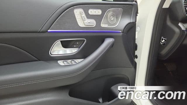 Mercedes-Benz GLE-Class 2025 — Photo 4/19