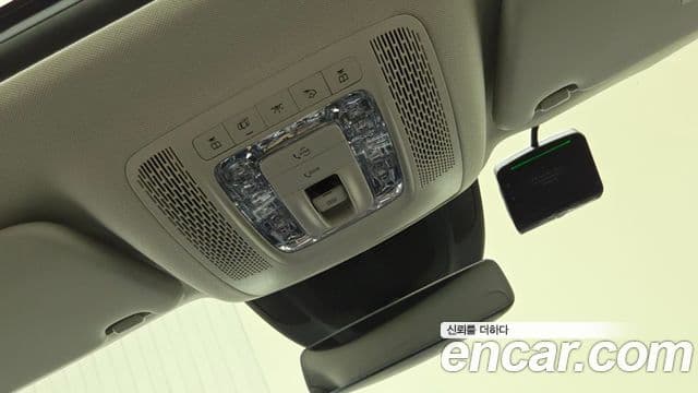 Mercedes-Benz GLE-Class 2025 — Photo 12/19
