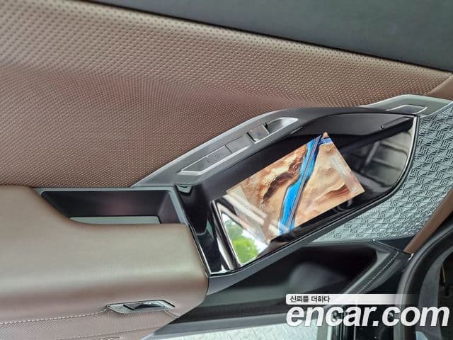 BMW i7 2022 — ფოტო 4/20