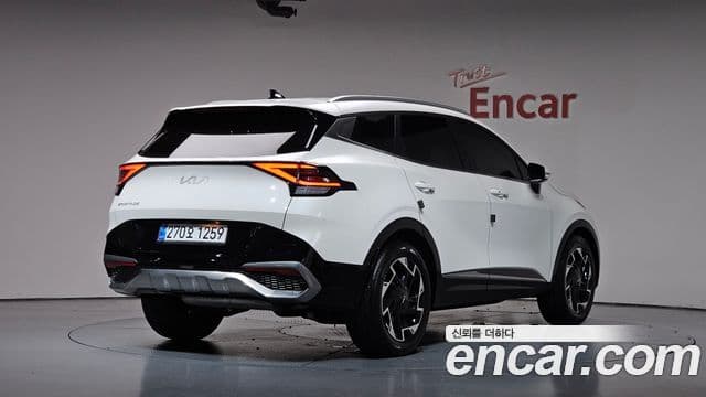 Kia Sportage 2022 — Фото 2/20