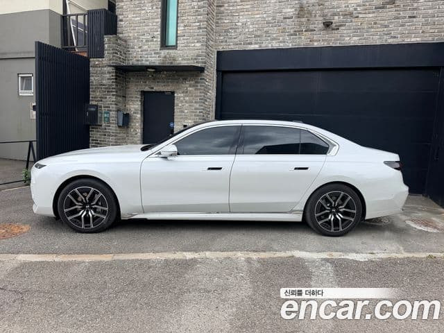 BMW 7 Series 2026 — Photo 2/5