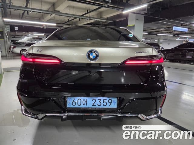 BMW i7 2024 — Photo 8/18