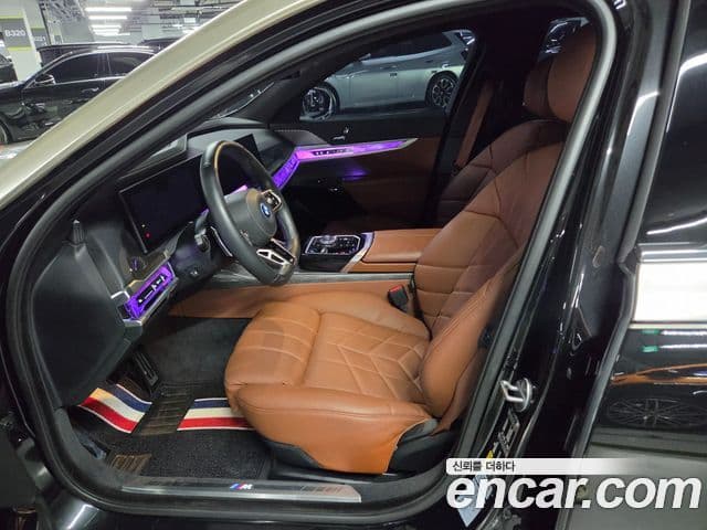 BMW i7 2024 — Photo 13/18