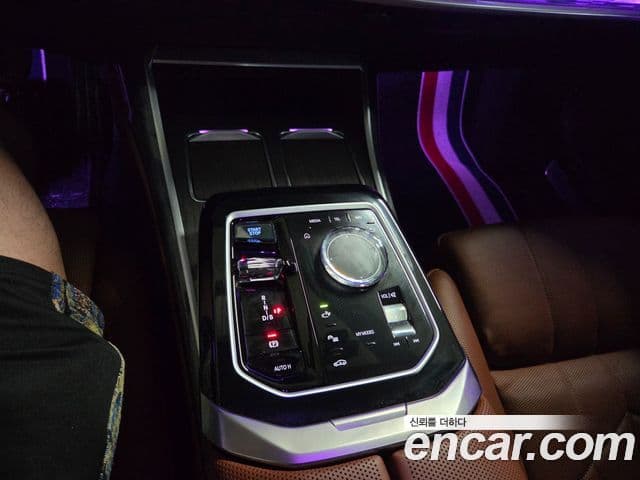 BMW i7 2024 — Photo 12/18