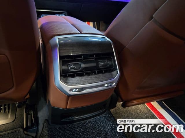 BMW i7 2024 — Photo 14/18