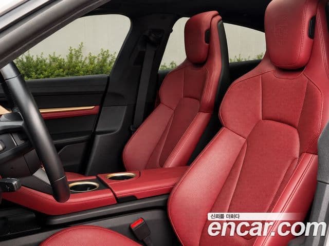 Porsche Taycan 2023 — ფოტო 10/20