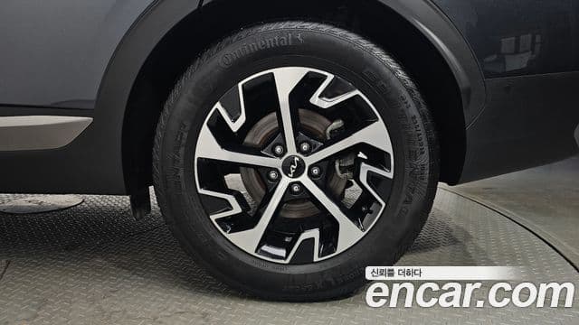 Kia Sportage 2023 — ფოტო 35/35
