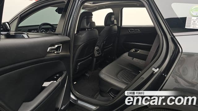 Kia Sportage 2023 — ფოტო 23/35