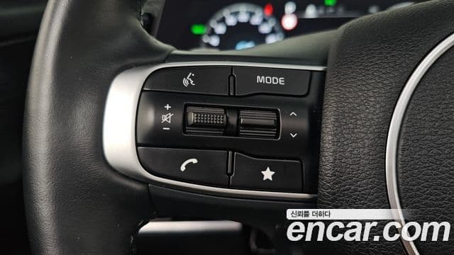 Kia Sportage 2023 — ფოტო 13/35