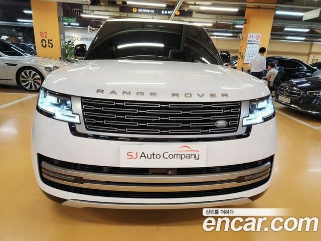 Land Rover Range Rover 2023 — Photo 16/20