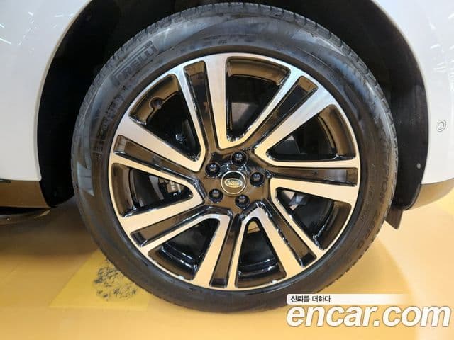 Land Rover Range Rover 2023 — Photo 8/20