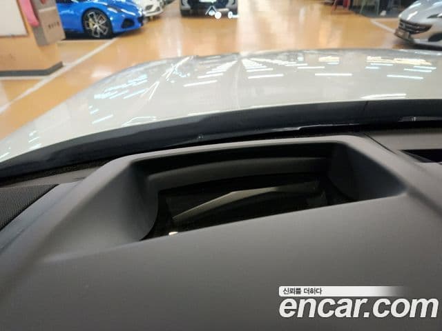 Land Rover Range Rover 2023 — Photo 18/20
