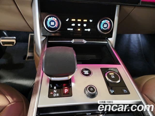 Land Rover Range Rover 2023 — Photo 13/20