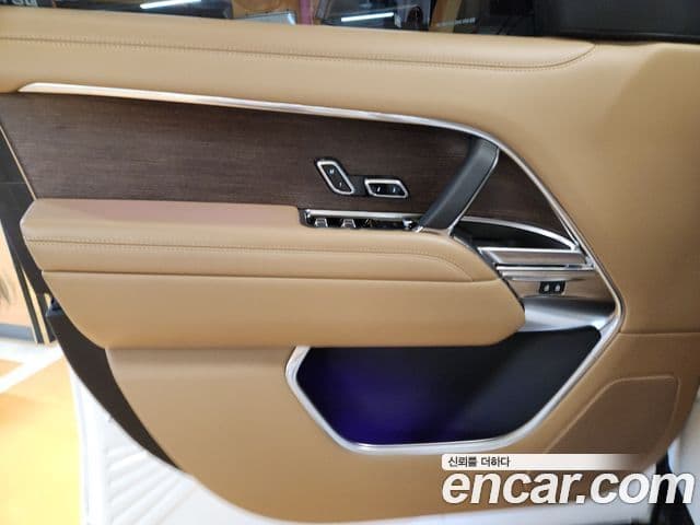 Land Rover Range Rover 2023 — Photo 14/20