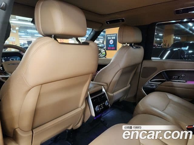 Land Rover Range Rover 2023 — Photo 12/20