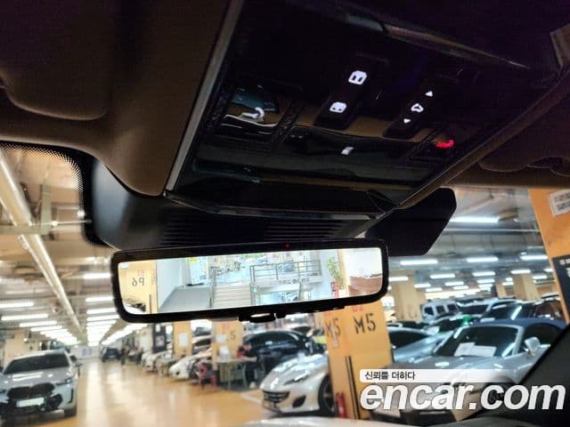 Land Rover Range Rover 2023 — Photo 15/20