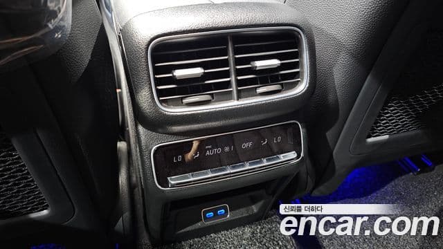 Mercedes-Benz GLE-Class 2023 — Photo 32/35