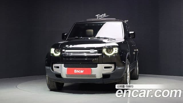 Land Rover Defender 2021 — Photo 6/33