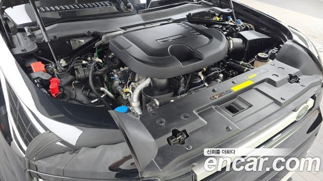 Land Rover Defender 2021 — Photo 24/33