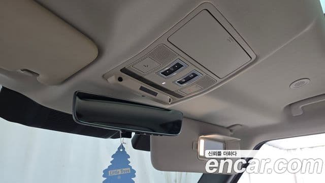 Land Rover Defender 2021 — Photo 29/33