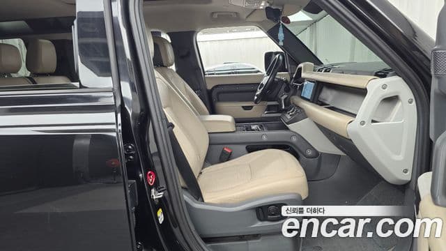 Land Rover Defender 2021 — Photo 3/33