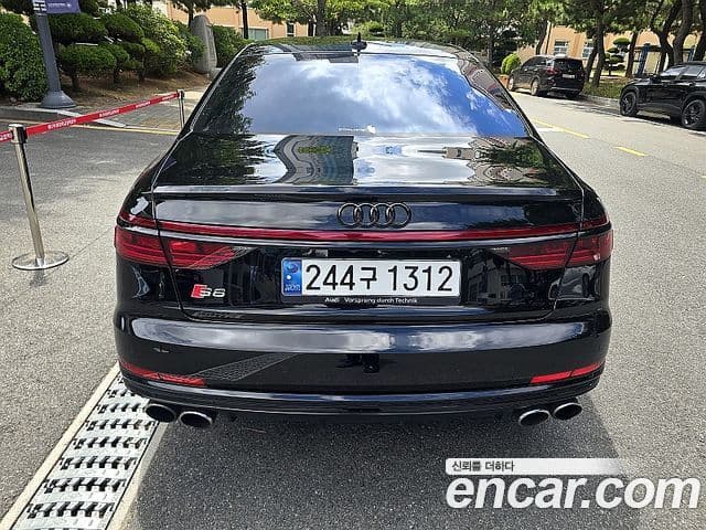 Audi S8 2020 — Şəkil 9/18