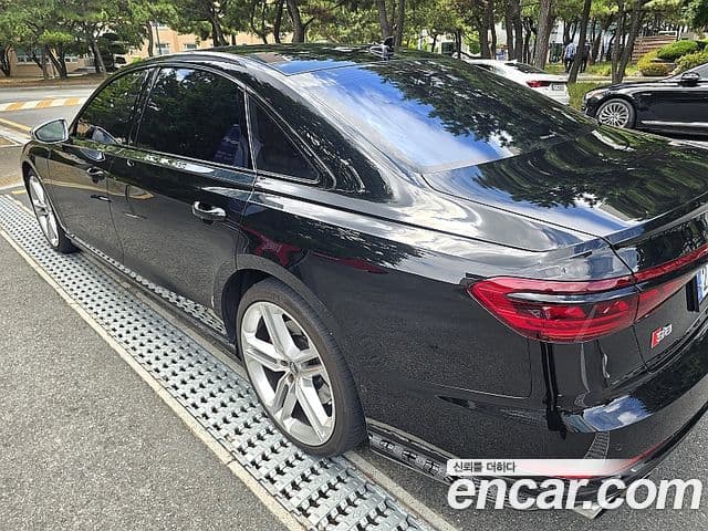 Audi S8 2020 — Şəkil 15/18