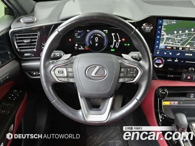 Lexus NX450h+ 2023 — Фото 13/20