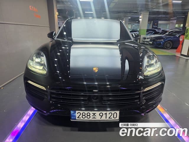 Porsche Cayenne 2023 — ფოტო 14/20