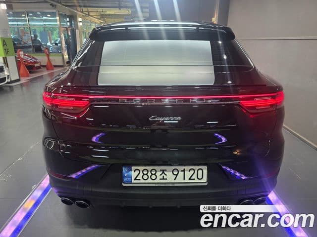 Porsche Cayenne 2023 — ფოტო 12/20