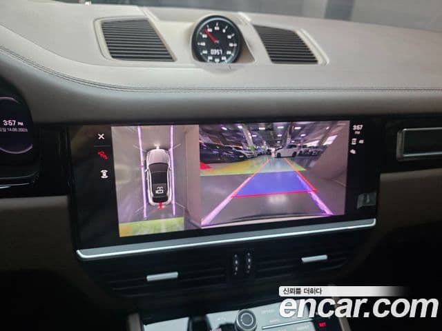 Porsche Cayenne 2023 — ფოტო 19/20