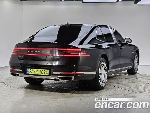 Genesis G90 2023 — ფოტო 18/20