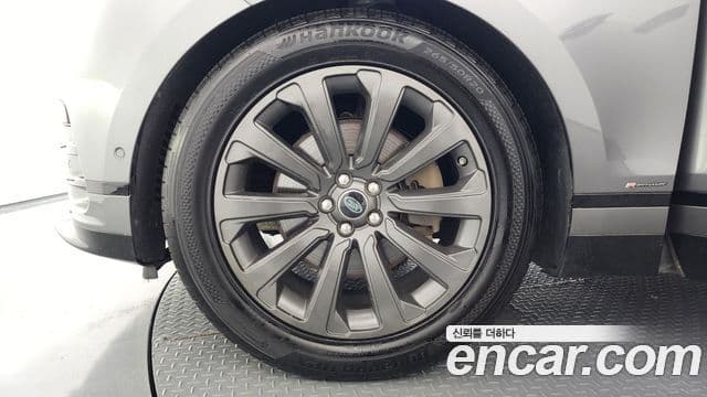 Land Rover Range Rover Velar 2019 — Şəkil 34/35