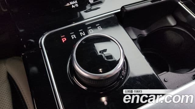 Land Rover Range Rover Velar 2019 — Şəkil 6/35