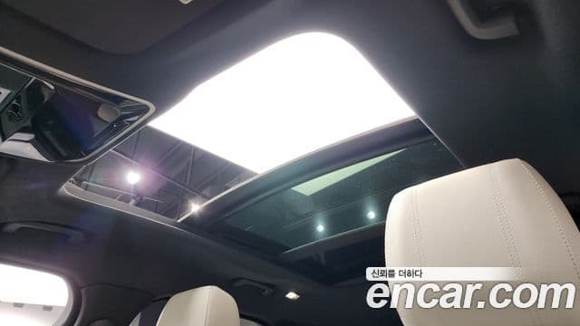 Land Rover Range Rover Velar 2019 — Şəkil 24/35