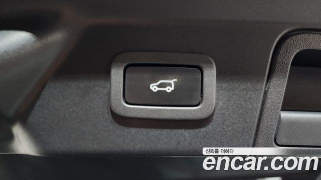 Land Rover Range Rover Velar 2019 — Şəkil 21/35