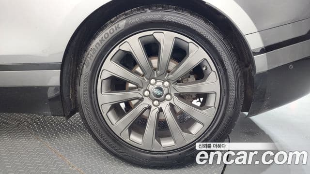 Land Rover Range Rover Velar 2019 — Şəkil 16/35