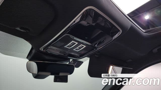 Land Rover Range Rover Velar 2019 — Şəkil 23/35