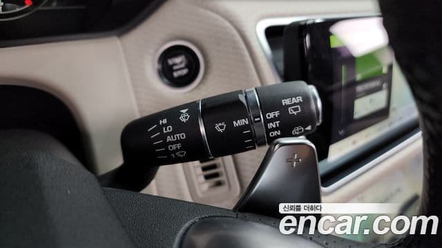 Land Rover Range Rover Velar 2019 — Şəkil 20/35
